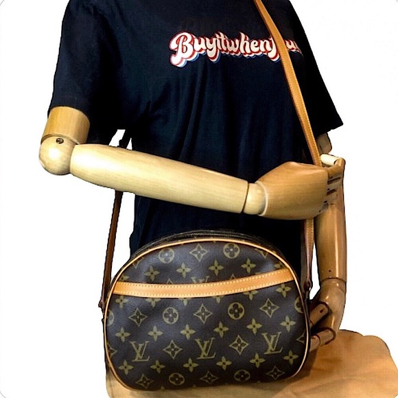 LOUIS VUITTON Monogram Blois Crossbody Shoulder Bag WITH: LV Dust Bag COA - Picture 4 of 17